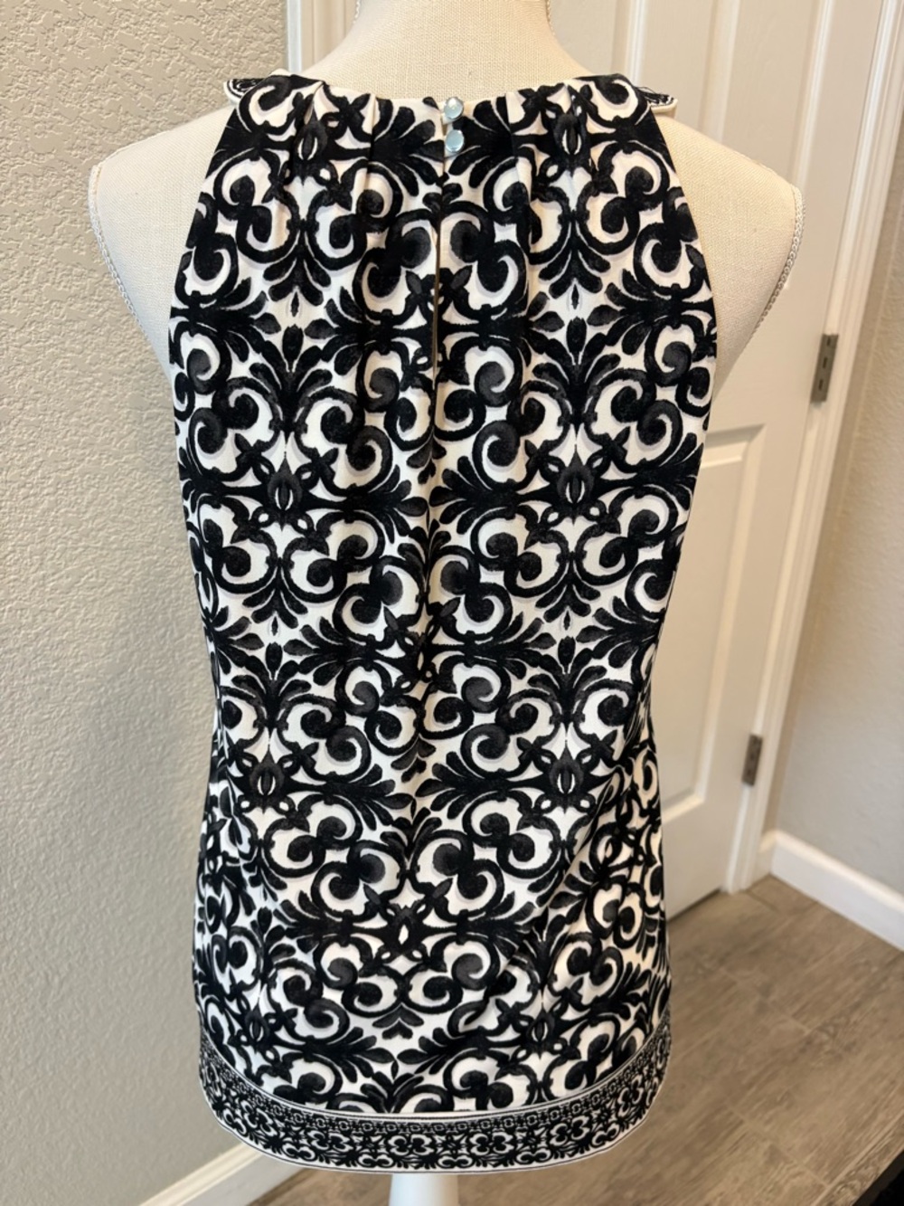 White House Black Market Black and White Keyhole Halter Tank - Picture 3 of 5